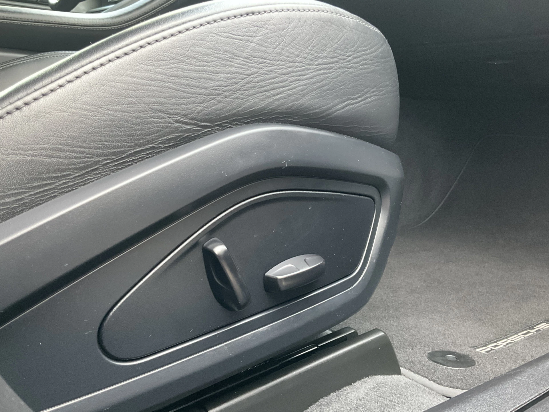 Hoofdafbeelding Porsche Taycan