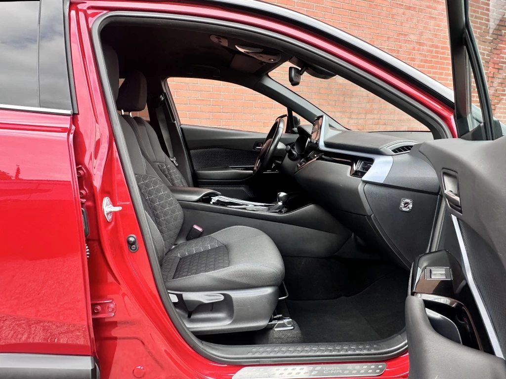 Hoofdafbeelding Toyota C-HR
