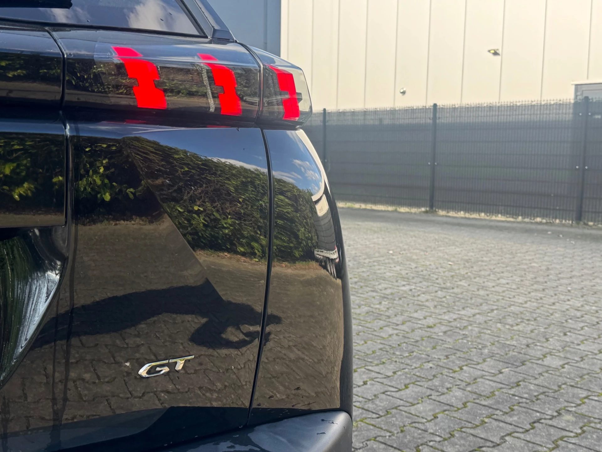 Hoofdafbeelding Peugeot e-2008