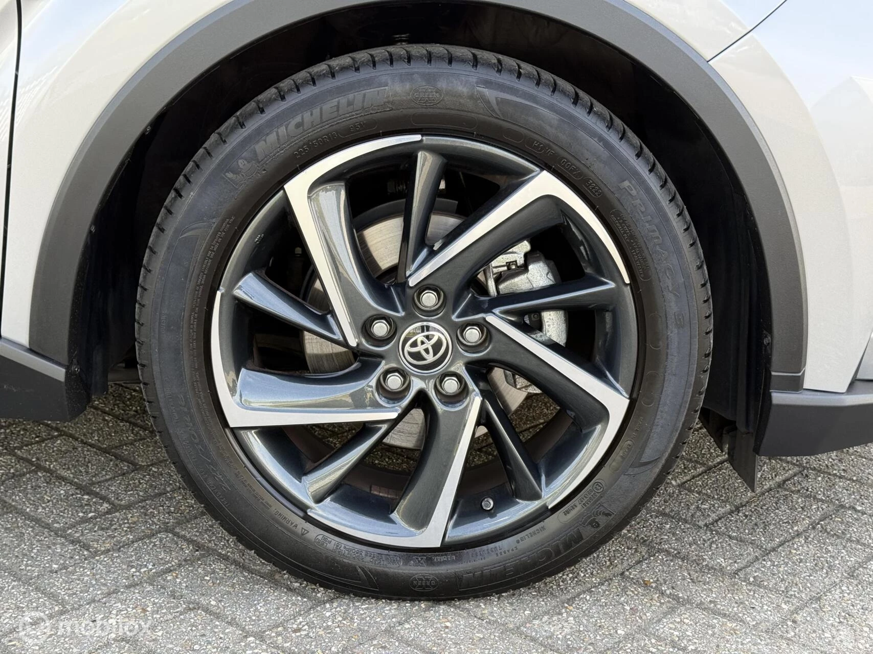 Hoofdafbeelding Toyota C-HR