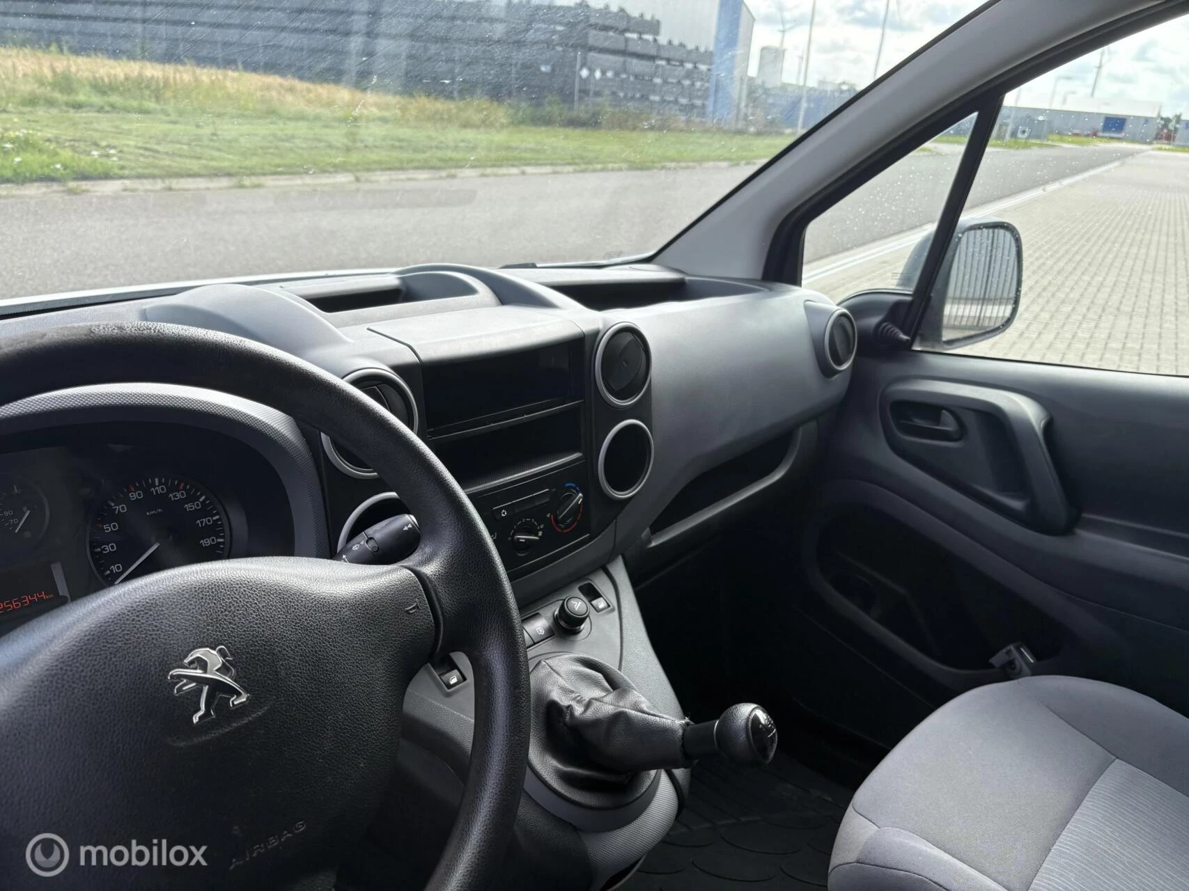 Hoofdafbeelding Peugeot Partner
