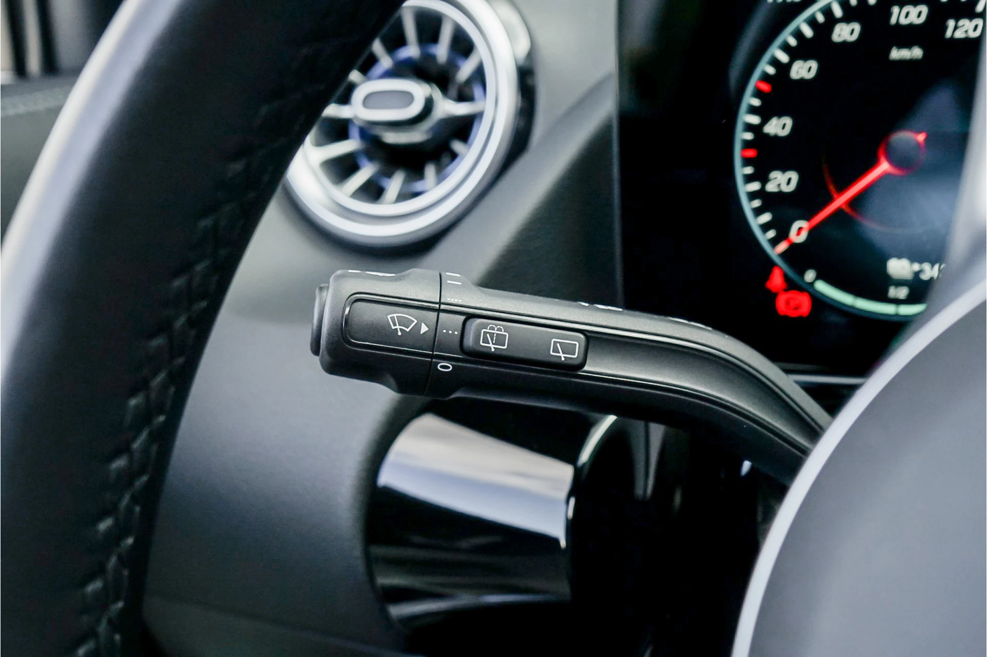 Hoofdafbeelding Mercedes-Benz EQA