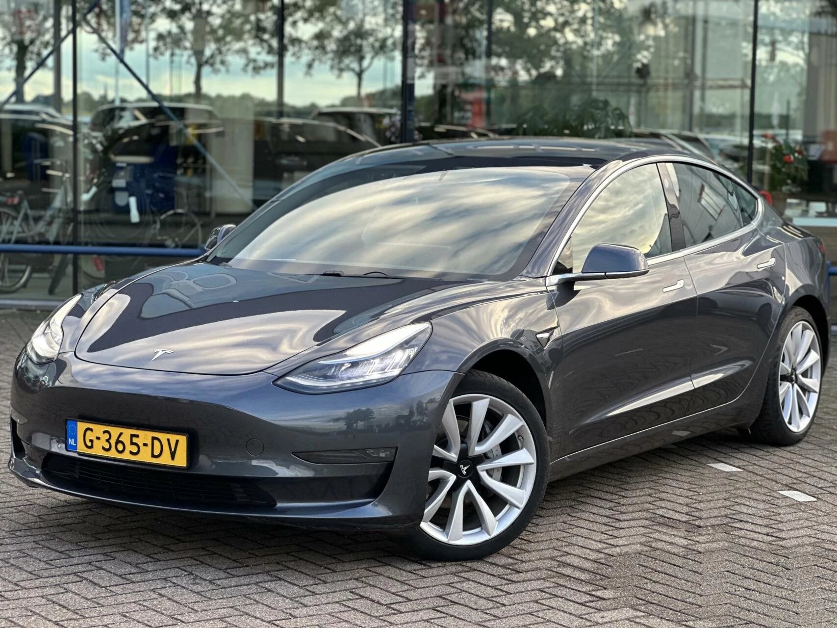 Hoofdafbeelding Tesla Model 3