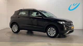 Hoofdafbeelding Volkswagen T-Cross Volkswagen T-Cross 1.0 TSI 116pk DSG Life Business Parkeersensoren Navigatie Stoelverwarming DAB+