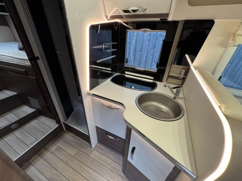 Hoofdafbeelding McLouis Carat 473