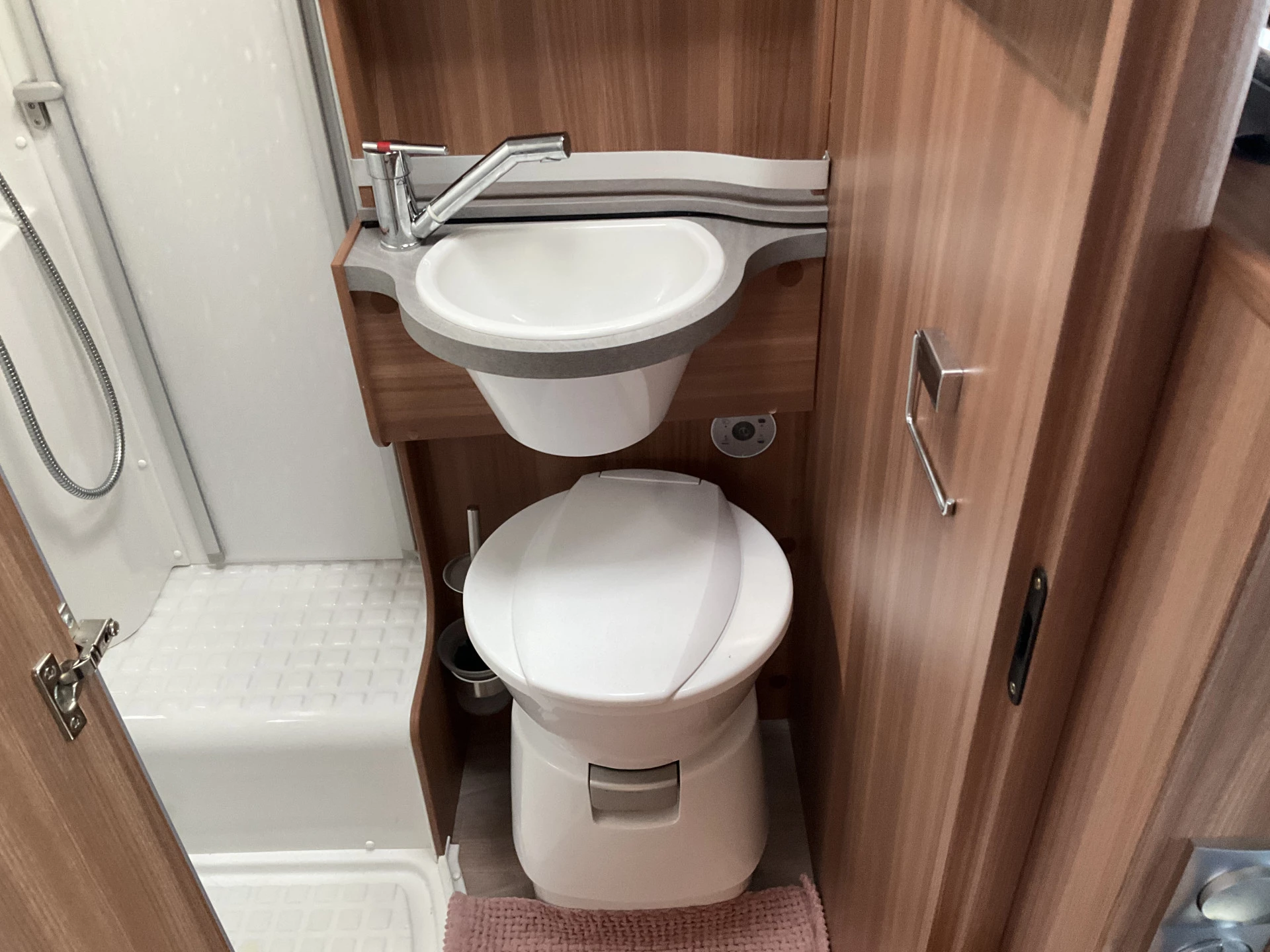 Hoofdafbeelding Weinsberg R57