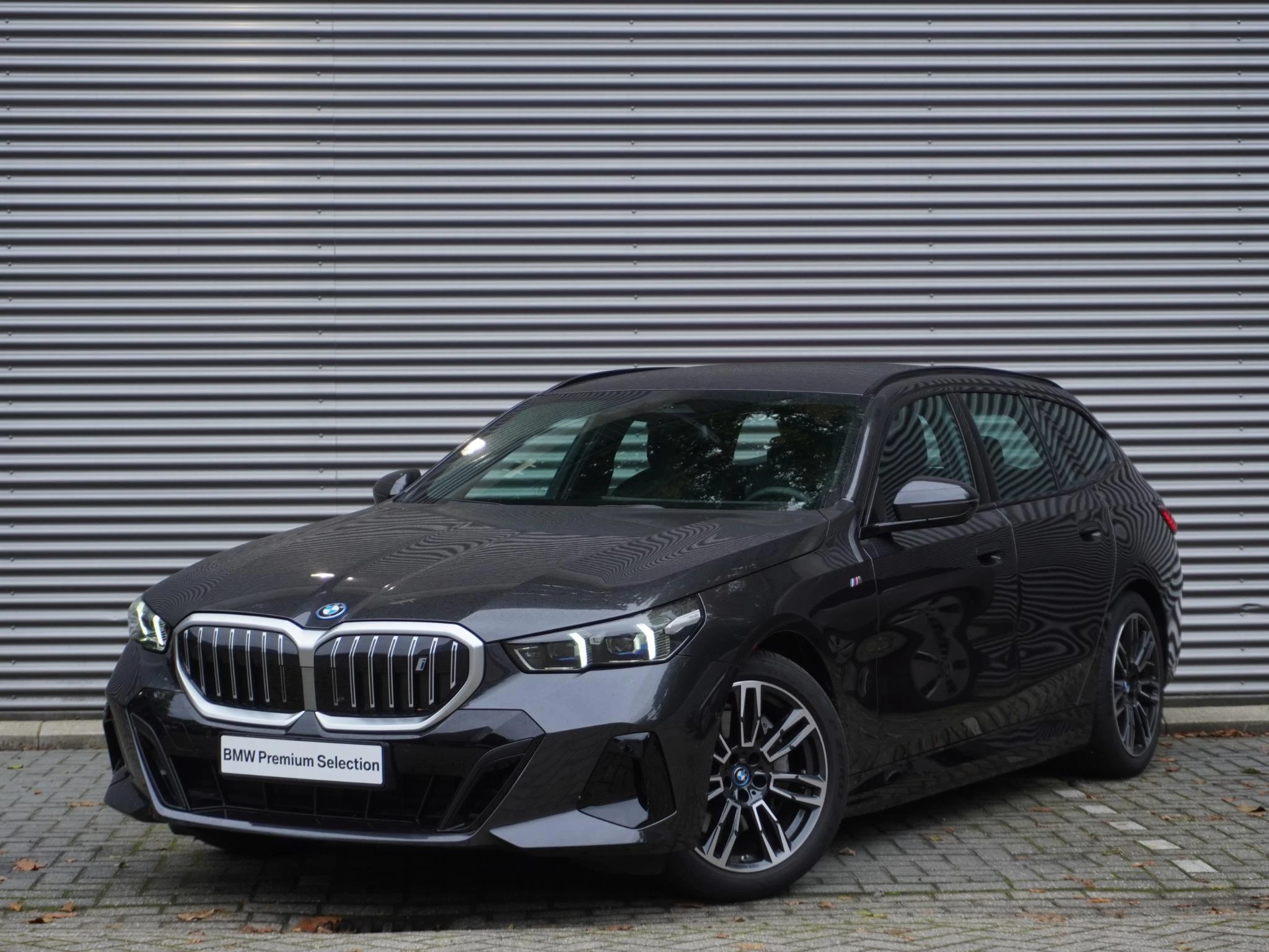 Hoofdafbeelding BMW i5