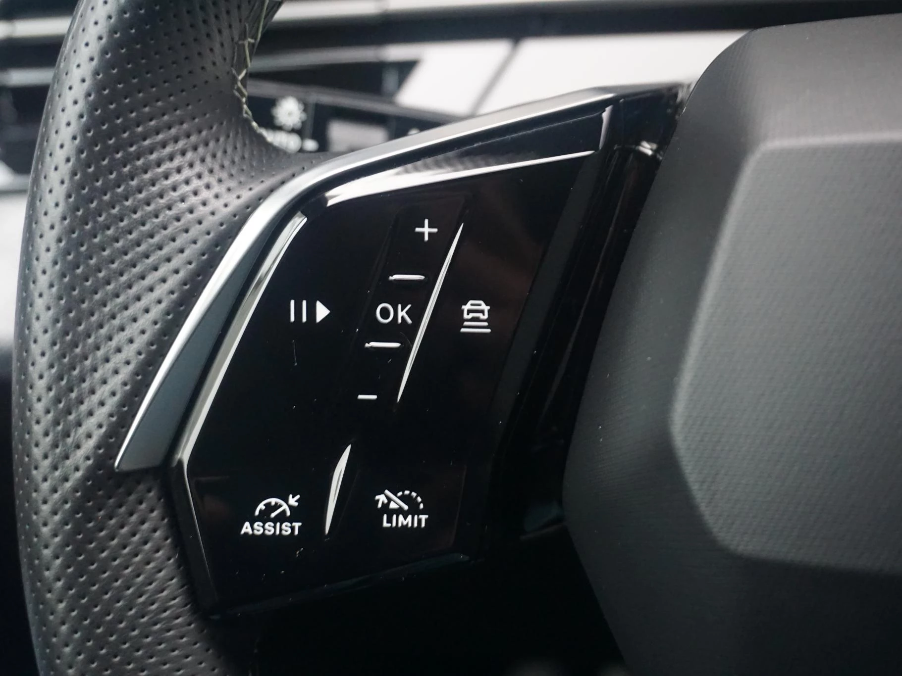 Hoofdafbeelding Peugeot e-3008