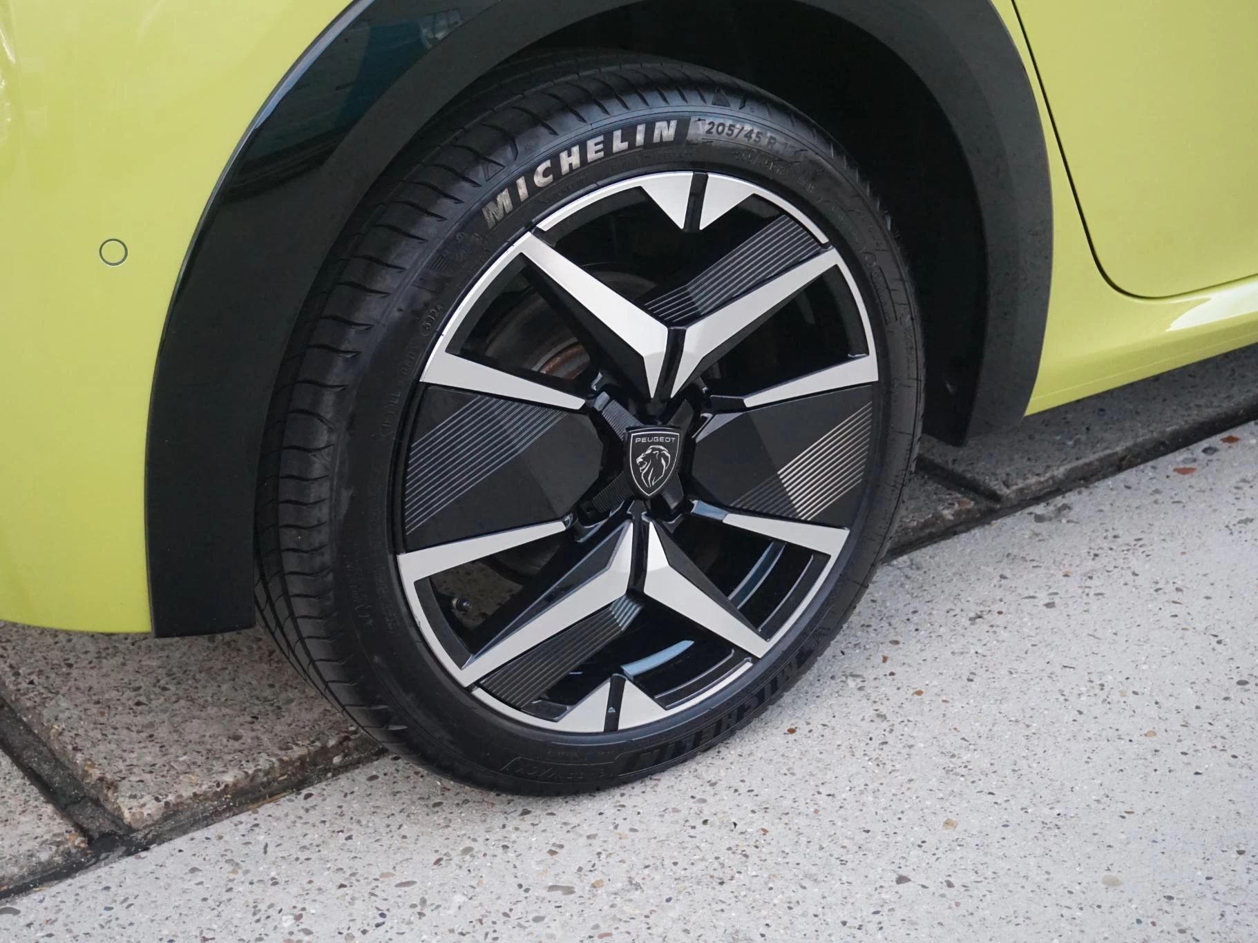 Hoofdafbeelding Peugeot e-208