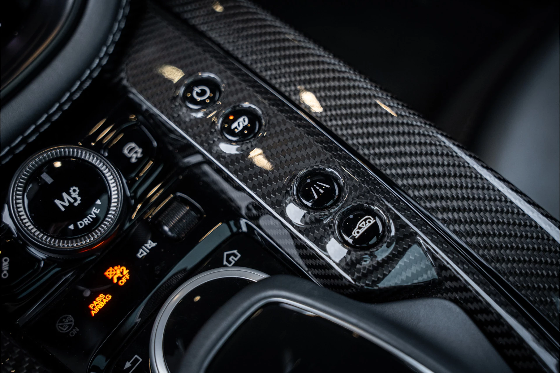 Hoofdafbeelding Aston Martin DBX
