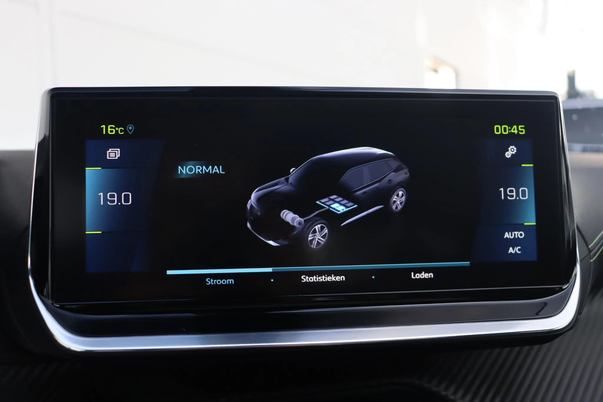 Hoofdafbeelding Peugeot e-2008