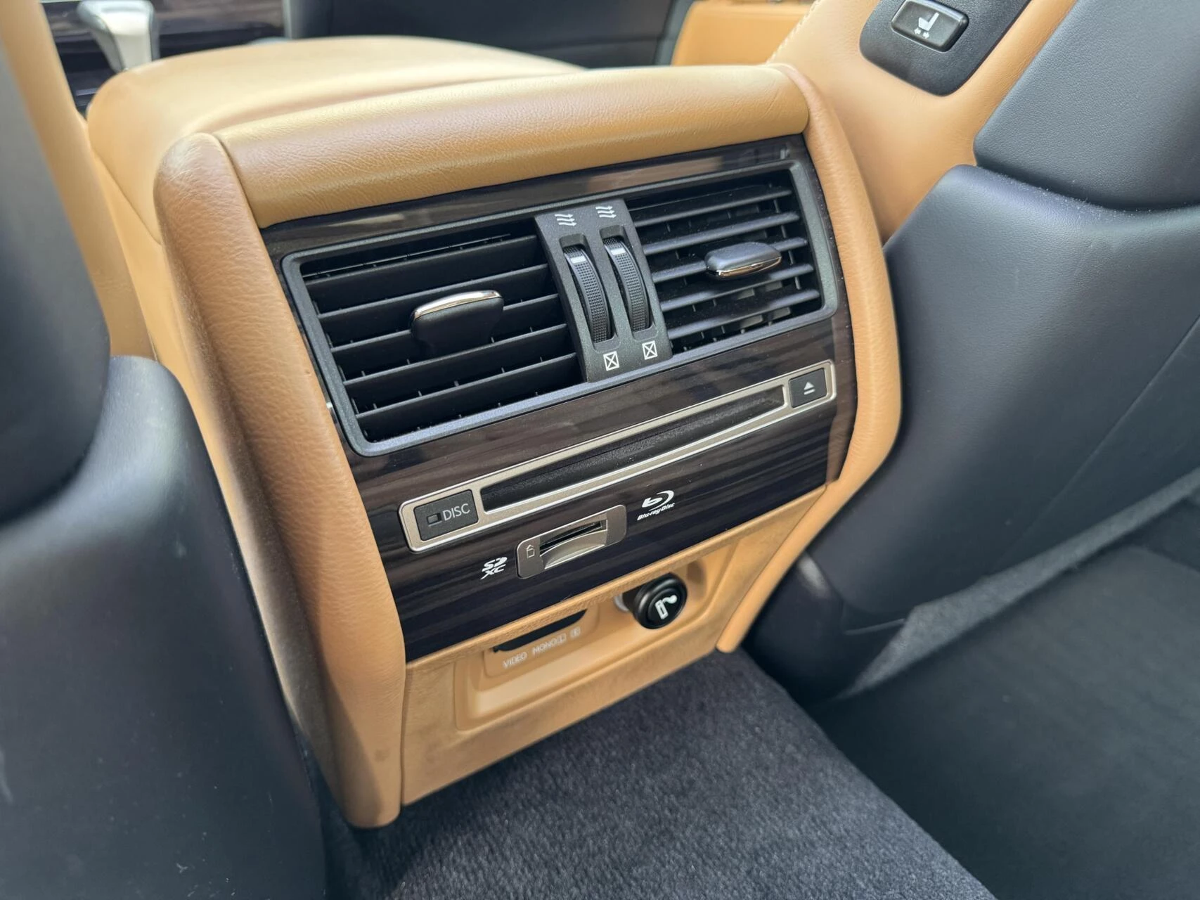 Hoofdafbeelding Lexus LS