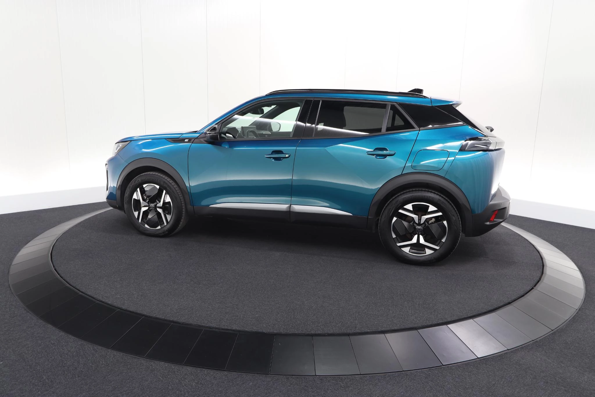 Hoofdafbeelding Peugeot e-2008