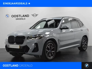 BMW X3 xDrive30e High Executive M Sport Automaat / Panoramadak / Trekhaak / Sportstoelen / Achteruitrijcamera / Live Cockpit Professional / Stuurverwarming