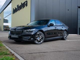BMW 5 Serie 550e xDrive | Adapt. LED | Adapt. Cruise | Stoelverwarming | Harman Kardon | 360 Camera | Elek. Trekhaak