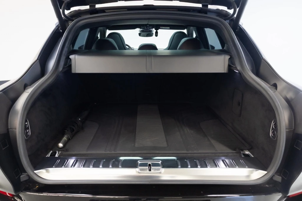 Hoofdafbeelding Aston Martin DBX