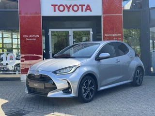 Hoofdafbeelding Toyota Yaris Toyota Yaris 1.5 Hybrid 115 Dynamic MET € 2.900,- INRUILKORTING DIRECT UIT VOORRAAD LEVERBAAR!!!