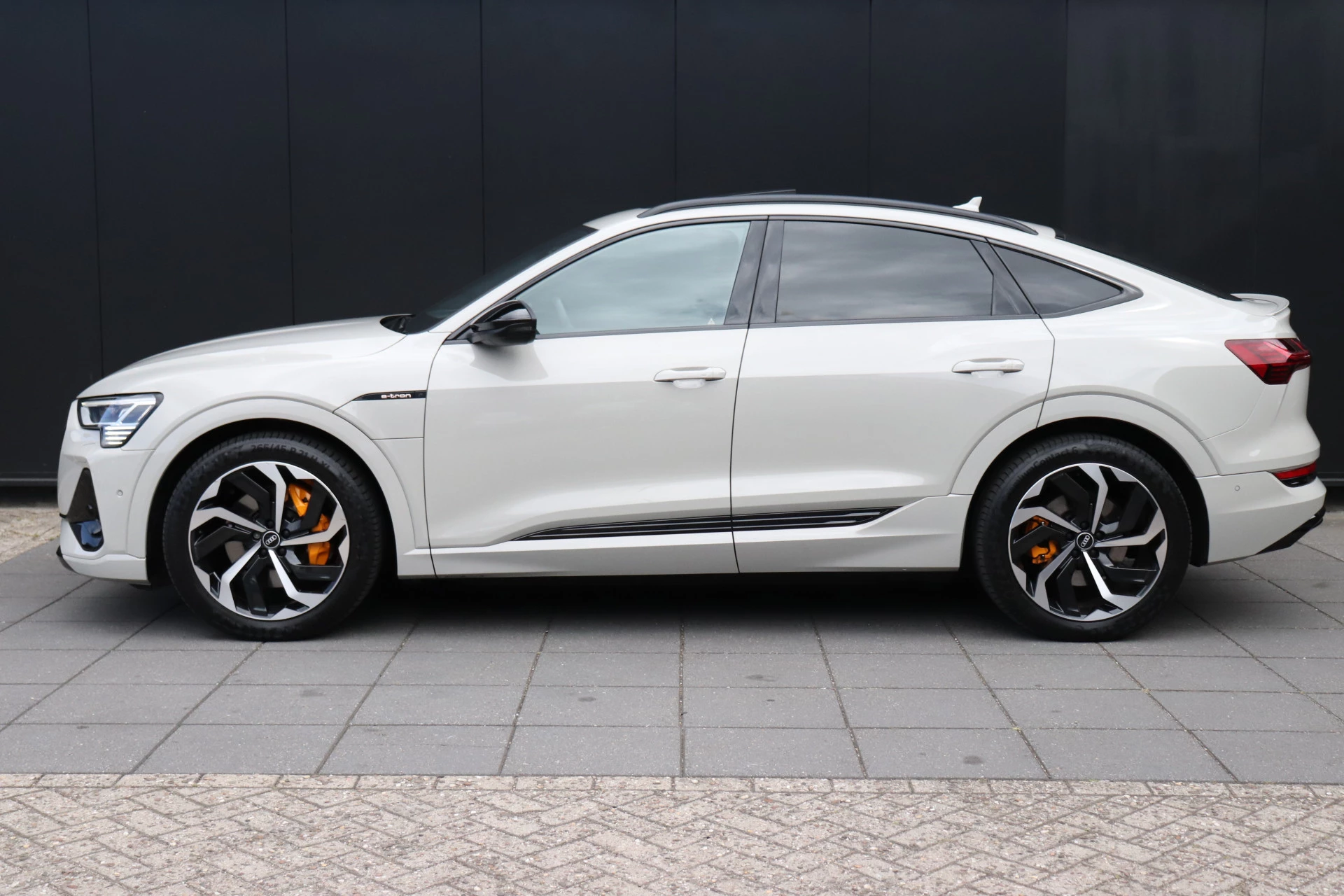 Hoofdafbeelding Audi e-tron