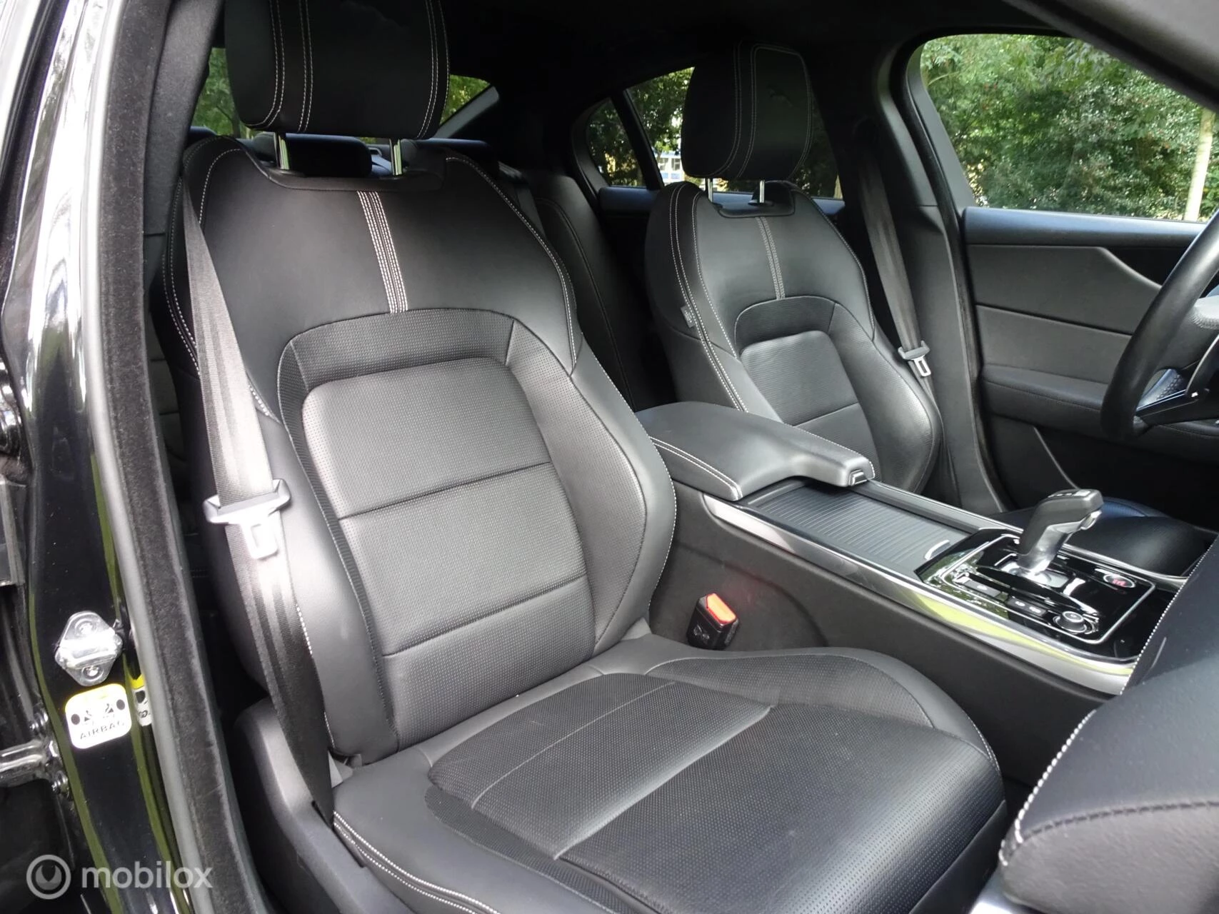 Hoofdafbeelding Jaguar XE