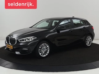 BMW 1-serie 120i Business Edition Plus | Leder | Sportstoelen  | Carplay | Stoelverwarming | Live Cockpit | Parkeerhulp | Climate control