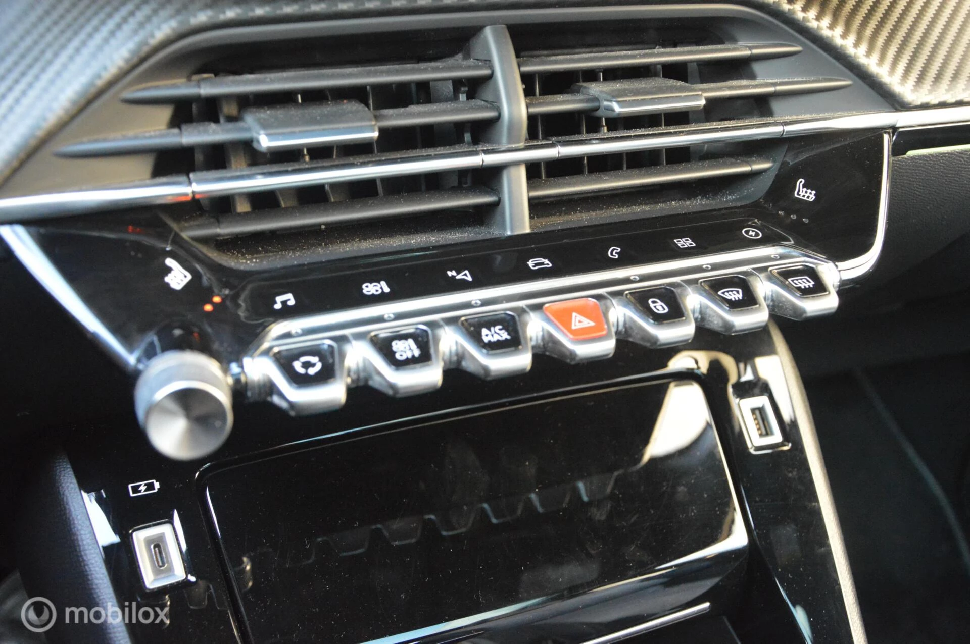 Hoofdafbeelding Peugeot e-208