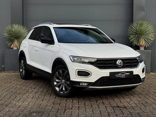 Volkswagen T-Roc 1.5 TSI Sport Pano Virtual Automaat Black style