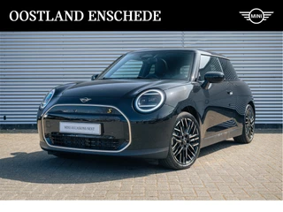 MINI Electric Hatchback Cooper SE / Favoured Trim / Pakket M / 18 inch Night Flash Spoke 2-tone