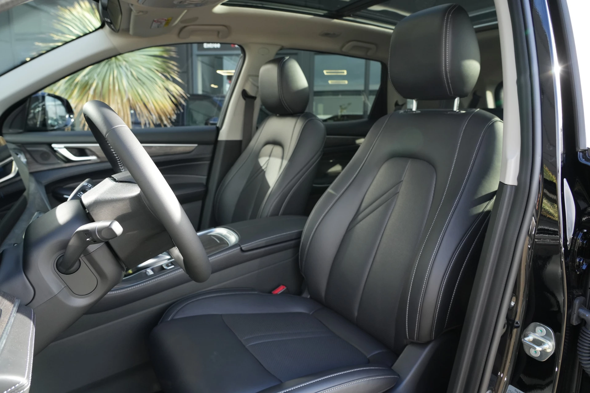 Hoofdafbeelding DFSK E5 PHEV