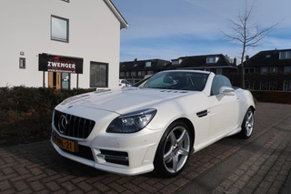 Hoofdafbeelding Mercedes-Benz SLK Mercedes SLK-klasse 350 AMG MAGIC SKYDAK|MEMORY|ADAPTIVE CRUISECONTROL|DODEHOEK|NAVIGATIE|ORIGINEEL NEDERLANDS