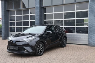 Hoofdafbeelding Toyota C-HR Toyota C-HR 1.8 Hybride executive, leder, navigatie, camera