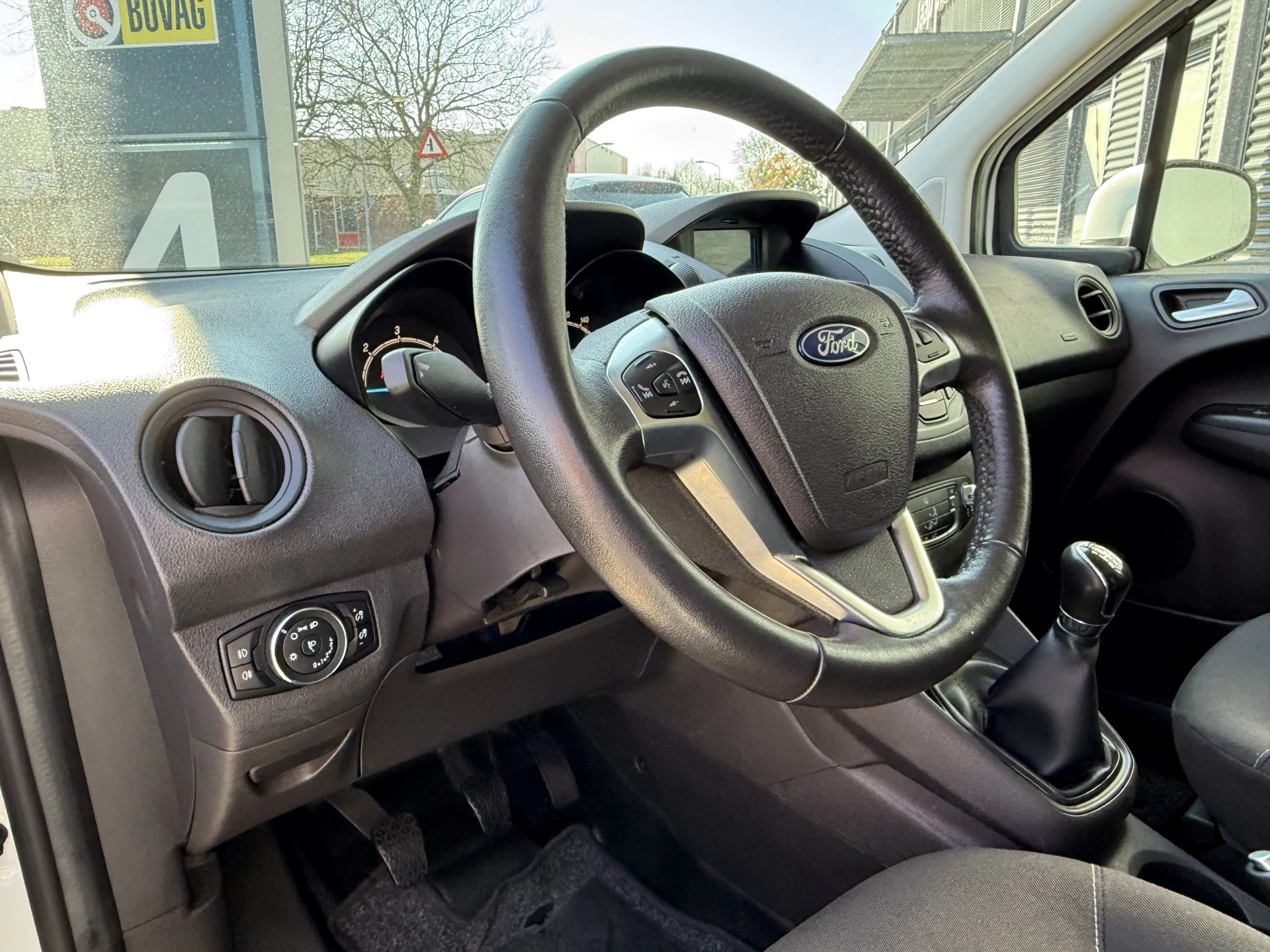 Hoofdafbeelding Ford Transit Courier