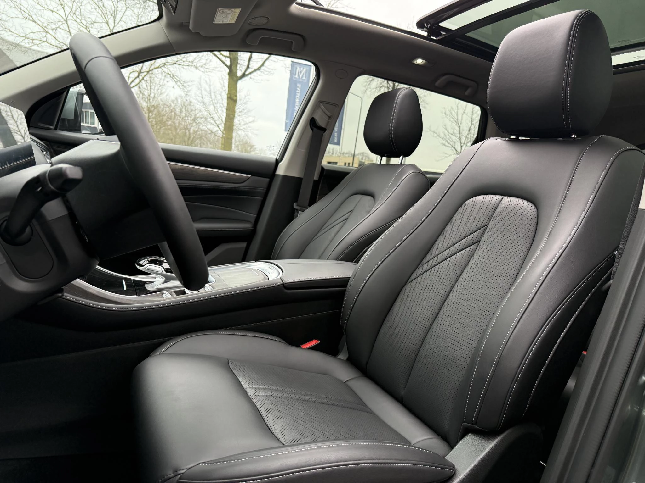 Hoofdafbeelding DFSK E5 PHEV