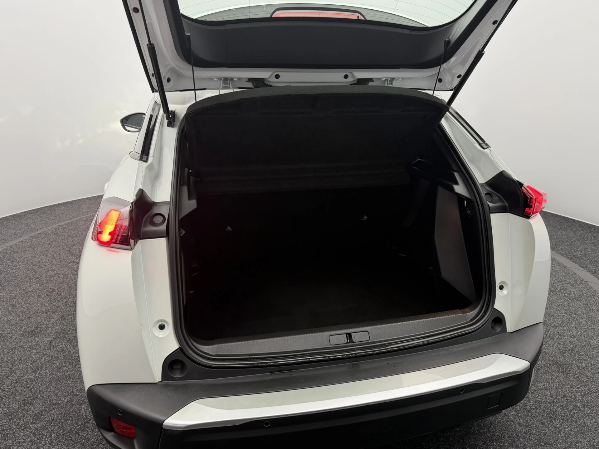 Hoofdafbeelding Peugeot e-2008