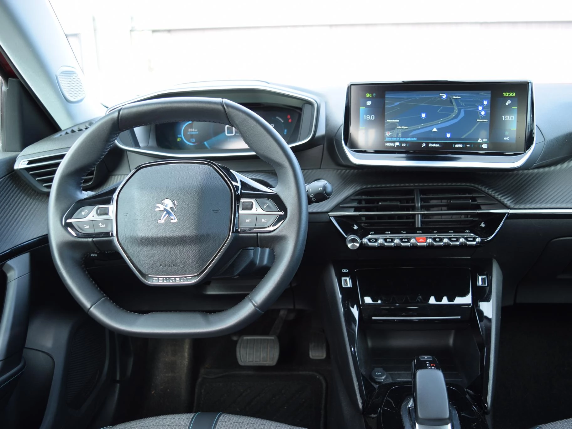 Hoofdafbeelding Peugeot e-2008