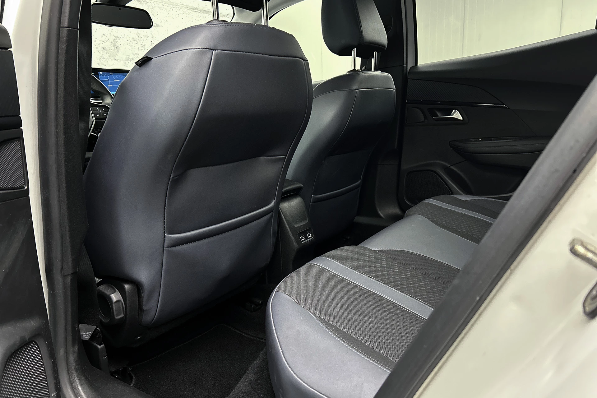 Hoofdafbeelding Peugeot e-2008