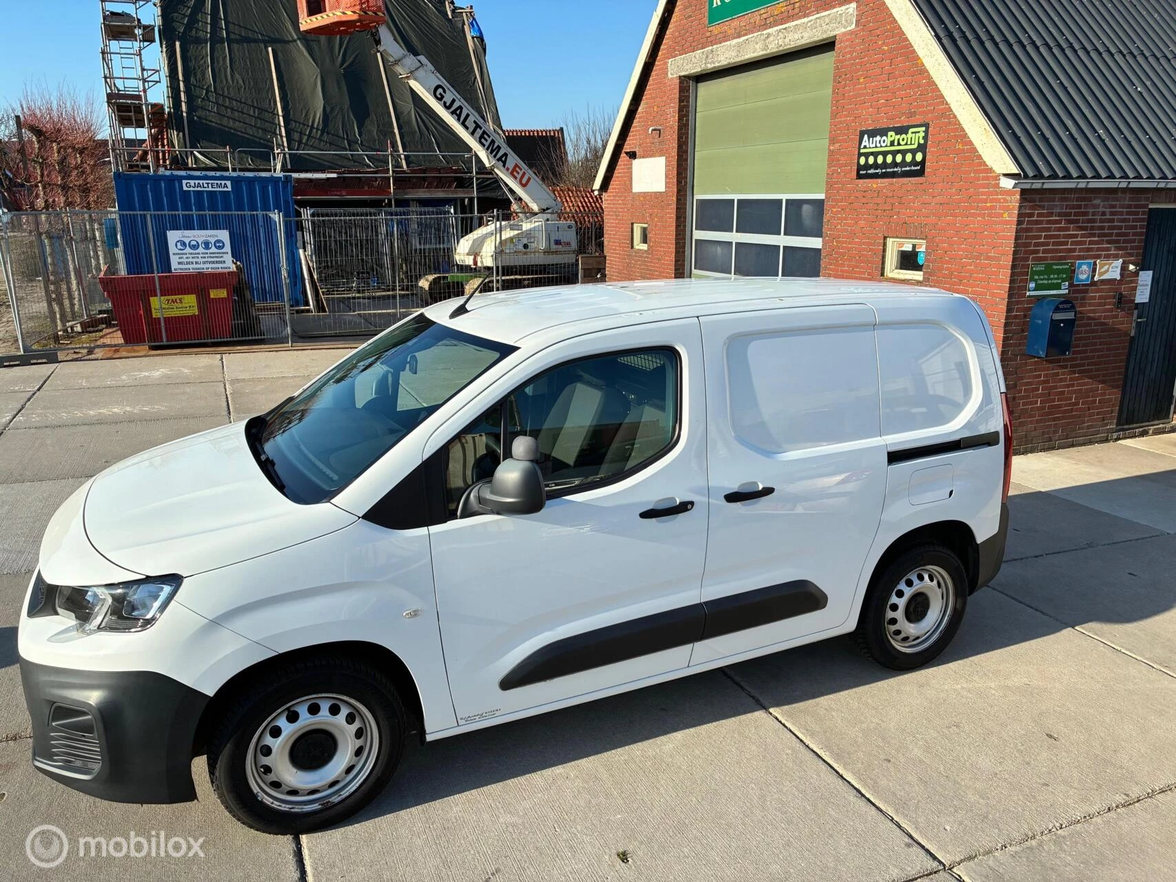 Hoofdafbeelding Peugeot Partner