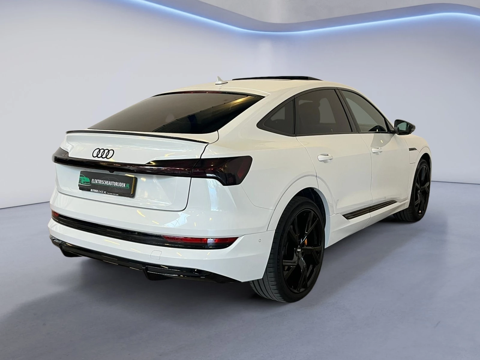 Hoofdafbeelding Audi e-tron