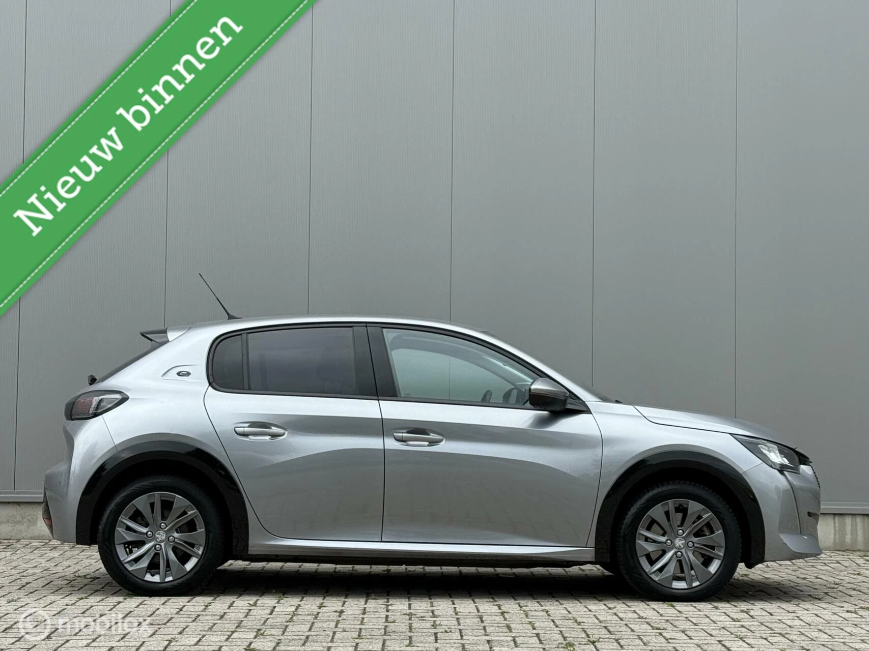 Hoofdafbeelding Peugeot e-208