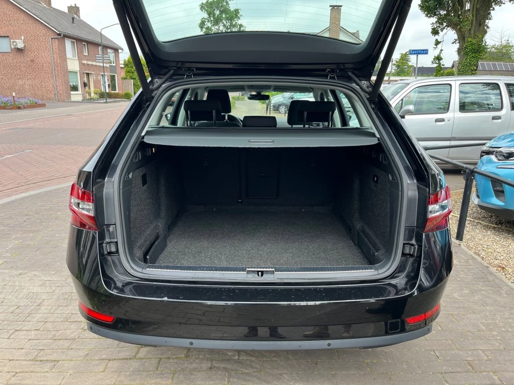 Hoofdafbeelding Škoda Superb