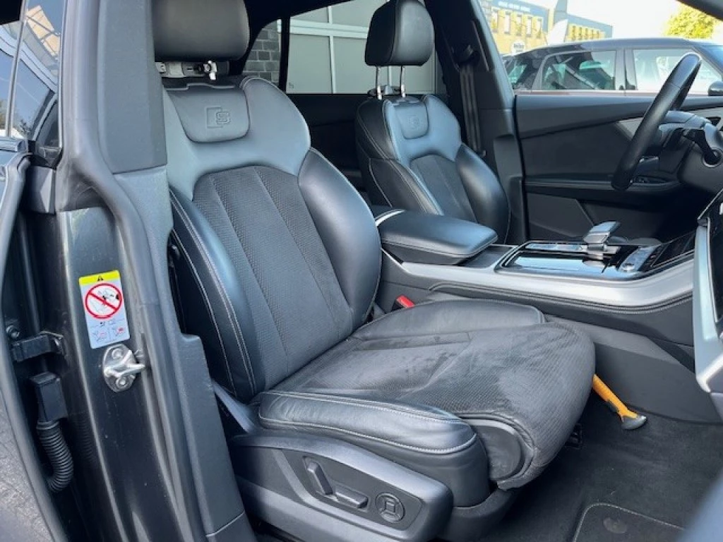 Hoofdafbeelding Audi Q8