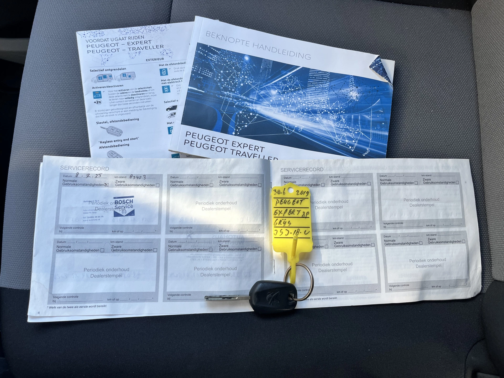 Hoofdafbeelding Peugeot Traveller