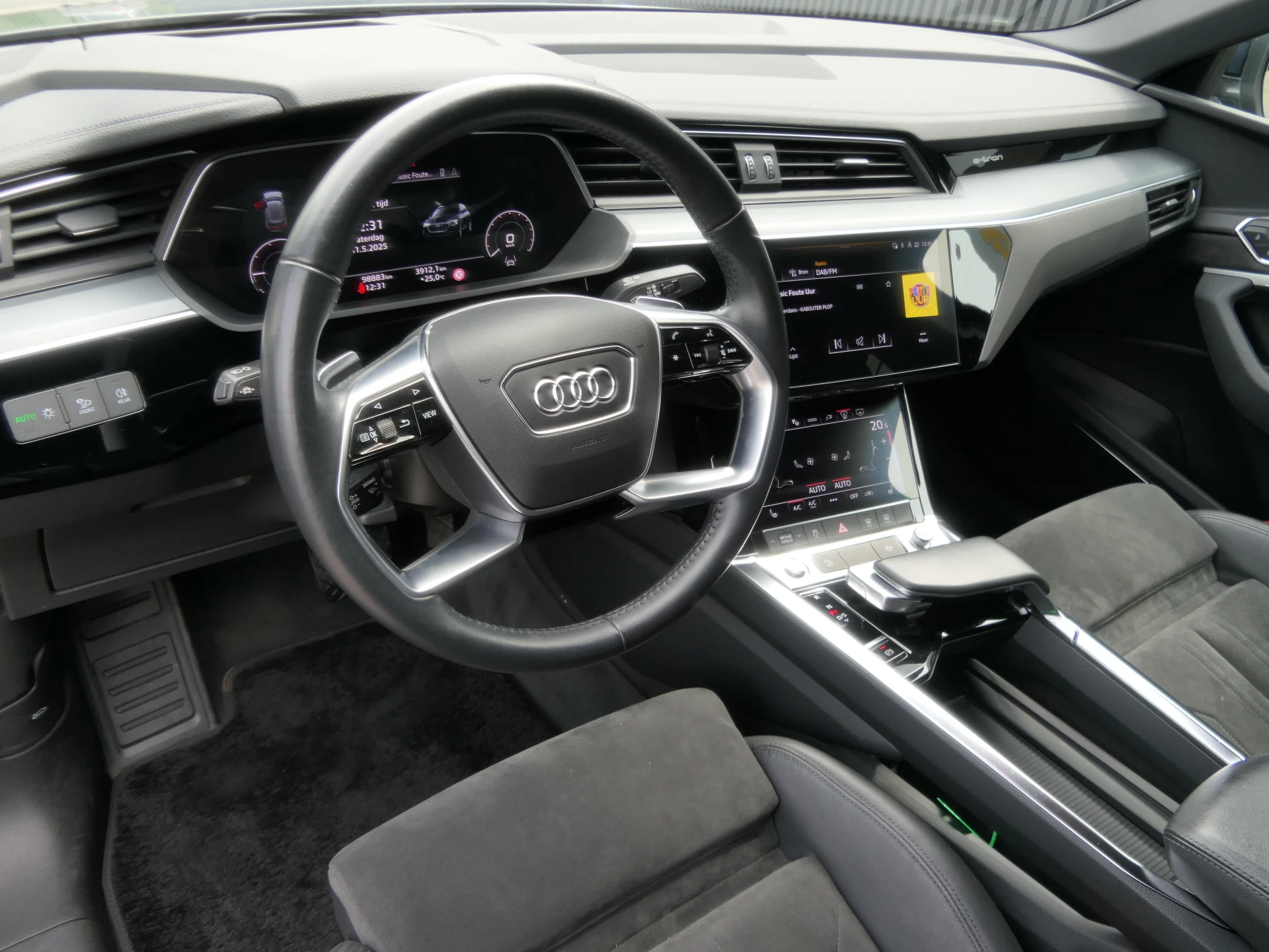 Hoofdafbeelding Audi e-tron