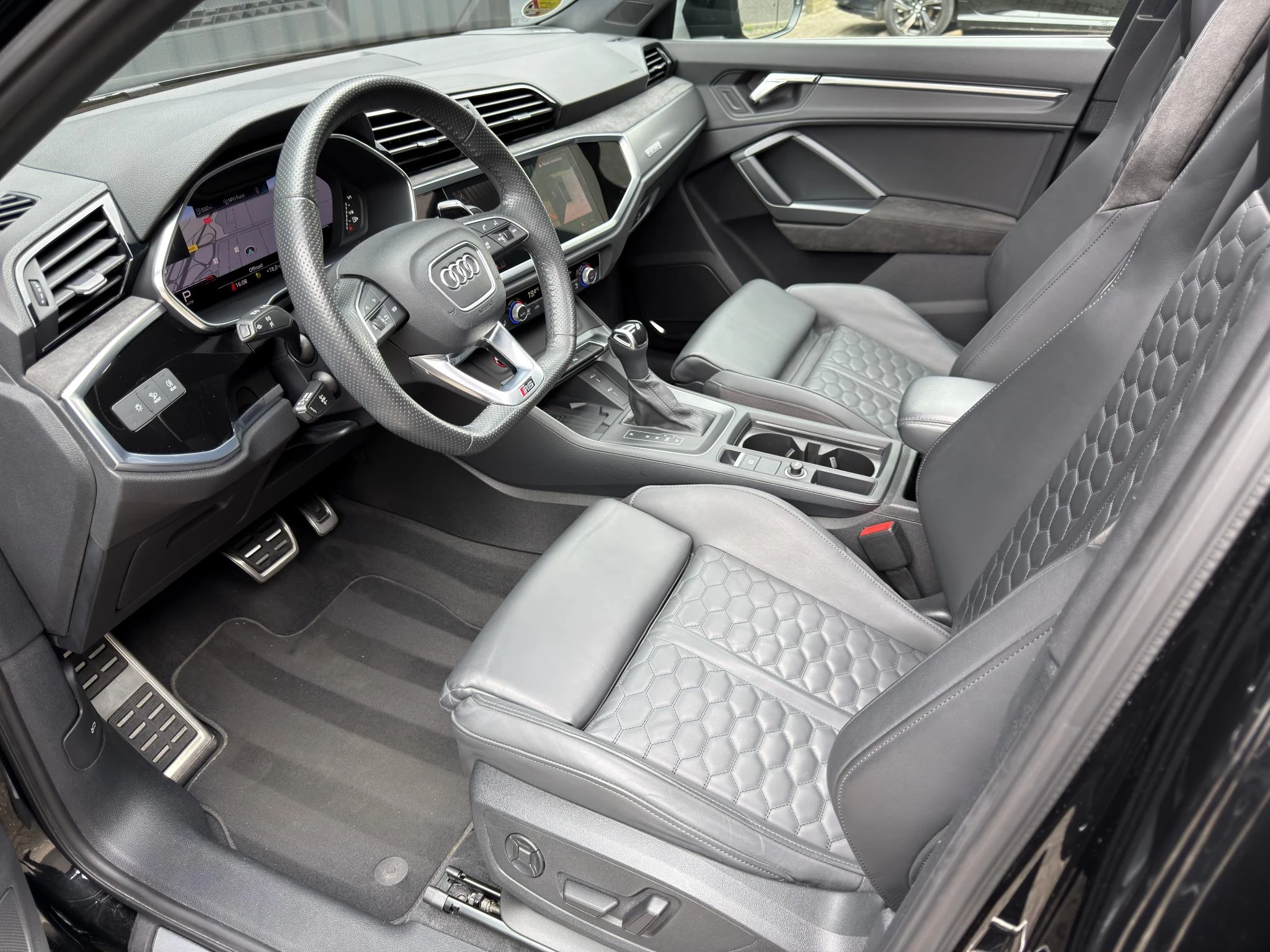 Hoofdafbeelding Audi RSQ3