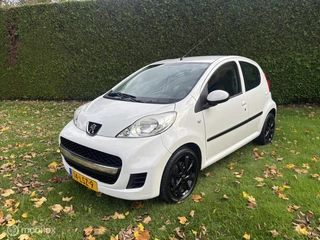 Peugeot 107 1.0-12V XS airco 2010 wit
