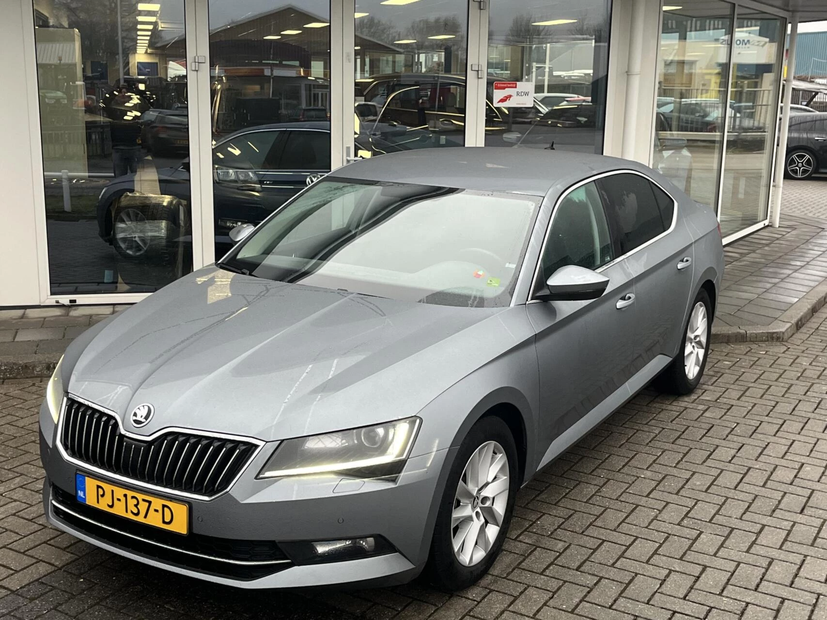Hoofdafbeelding Škoda Superb