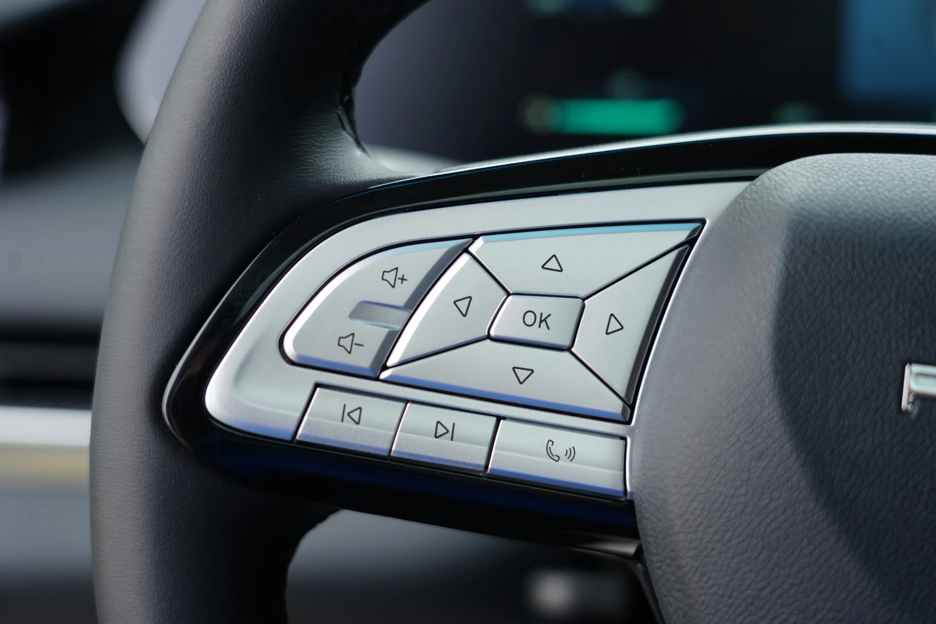 Hoofdafbeelding DFSK Forthing 9