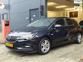 Opel Astra 1.4 Online Edition / NWE BEURT + REMMEN / P.SENSOR / CLIMATE CONTR. / CARPLAY / PRIVACY GLASS / CAMERA / COMF.STOELEN !