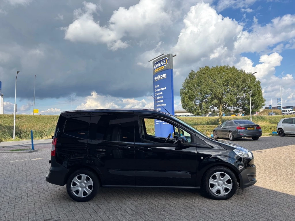 Hoofdafbeelding Ford Transit Courier