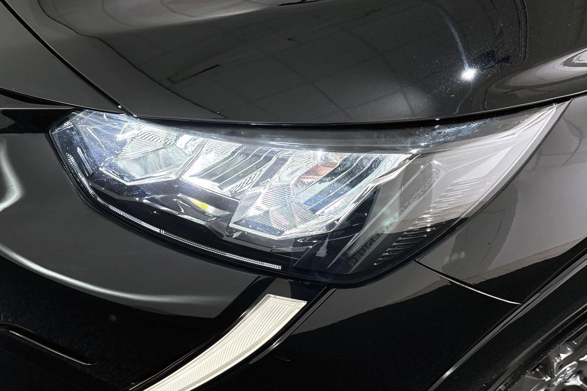 Hoofdafbeelding Peugeot e-208