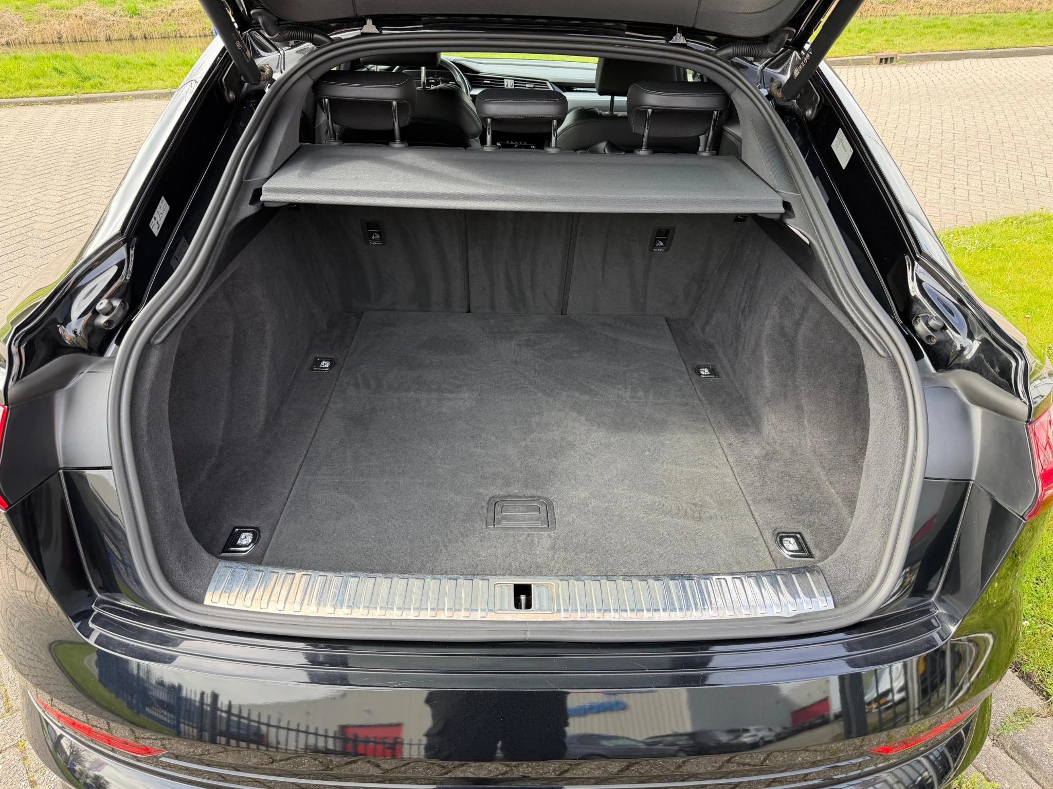 Hoofdafbeelding Audi e-tron